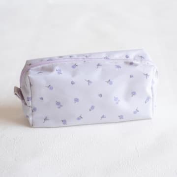物価高に【ダイソー】が頼りになる！ 可愛い「花柄ポーチ」