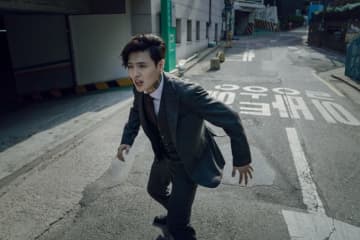 『イカゲーム』カン・ハヌル主演『殺人配信』、事件の真相をリアルタイム配信で追う！ 緊張感MAXの場面写真＆メッセージ動画到着