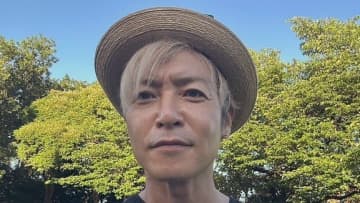 子どもたち帰国で7人全員集結！つるの剛士 3年ぶり家族全員そろった貴重ショットを公開「ジグソーパズルが揃った感。無敵感。」と喜びあらわ