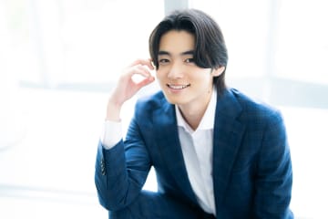 【#今旬コレクション】井内悠陽『スティンガース』で女装に挑戦！「共演者の皆さんからは『かわいい』と『デカい』の両方の反応があります（笑）」