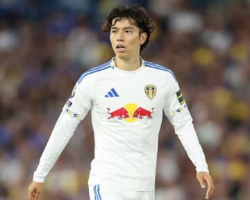「鬼プレスやん」「運動量と粘り強さえぐい」田中碧が試合終盤に見せた“気迫溢れるプレー”に反響！ リーズファンからは大歓声「最高だアオ」