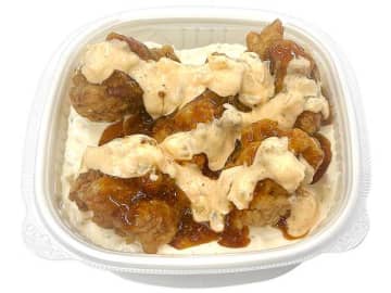 唐揚げ5個トッピング、明太子を加えたタルタルをかけて1,032kcalの背徳丼! セブン‐イレブンが「背徳飯明太タルだく鶏唐揚げ丼」を本日19日(火)発売