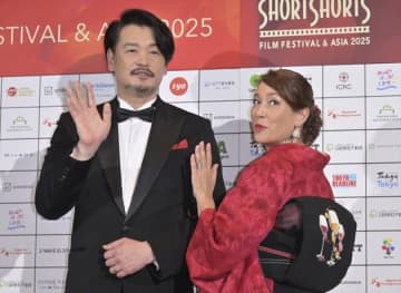 小田井涼平＆LiLiCo夫妻のスウェーデン旅公開。カラフルな街並みにファンうっとり
