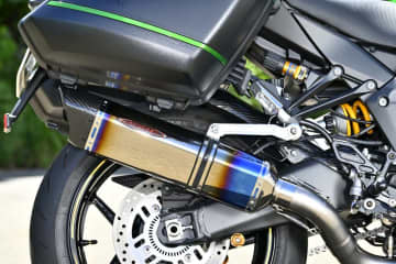 高性能×車検対応！　STRIKERからNinja 1100SX/SE用フルエキマフラー登場