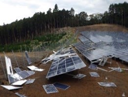 太陽電池発電設備の台風被害、どう防ぐ？