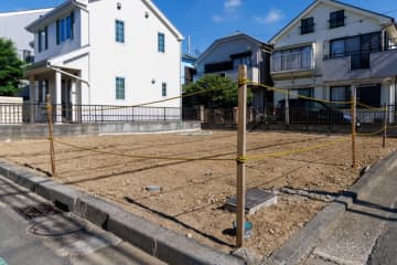 実家の敷地に家を建てる予定で、父が建築費として「1000万円」を出してくれるそうです。「相続税対策になるから」と言っていますが、本当に節税になるのでしょうか？
