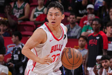 NBA公式がまたも異例の河村勇輝特集！“ノールック背面パス”をはじめ、昨季の極上アシスト集を公開＜DUNKSHOOT＞