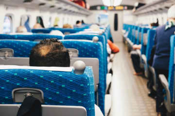 帰省の新幹線が、悪天候で「2時間半」遅延！ 父に「ちゃんと払い戻し受けた？」と聞かれたけど、目的地に着いてるのにナゼ？ 返金になるルールを確認