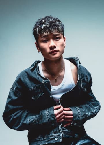 LOM、新曲「Side Seat」配信リリース　恋のきらめきと切なさを詰め込んだ最新のラブソング