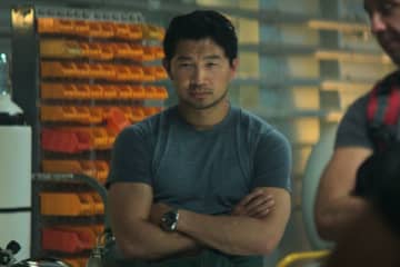 『シャン・チー』シム・リウ、“地球上で最も危険を伴う職業”のひとつ飽和潜水士に　実在のヒーローを熱演