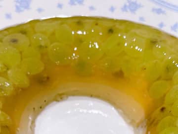 ゼリーの中にブドウを詰めて…　できたものに「ギャー！」「まさかすぎる」