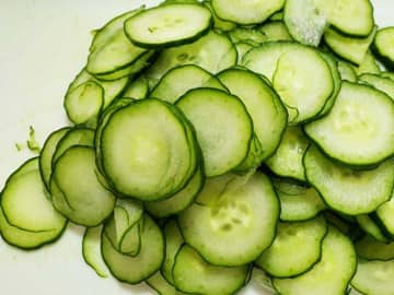 キュウリを大葉を混ぜて…？　味付けに「驚いた」「夏にサッパリ」