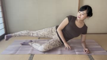 「股関節ほぐし」で骨盤も整う。朝5分で姿勢美人に！