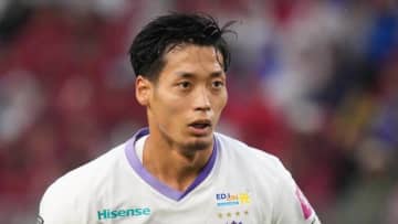 ノーファウルでVAR不介入…広島FW木下康介の神戸戦接触シーンが話題