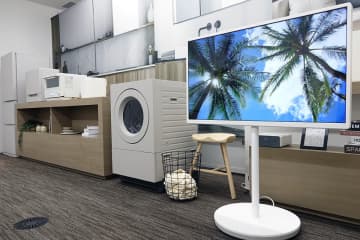 パナソニック、「コンパクトなのに上質で心地よく過ごせる家電」特設サイト開設。「レイアウトフリーテレビ」もアピール
