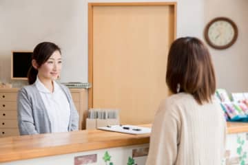ようやく「マイナ保険証」に慣れてきた高齢の両親。しかし「突如無効になり、10割負担させられる」というニュースに仰天！ 10割負担を避ける“確実な方法”はないのでしょうか？