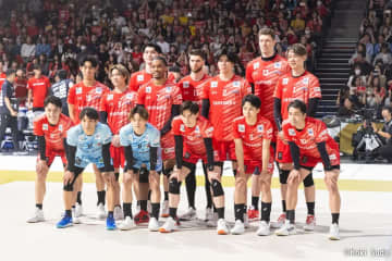サントリーが昨季SVリーグCSのスペシャルオークション第2弾を実施！