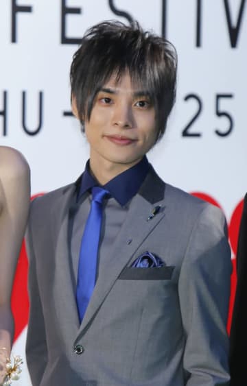 岡本信彦、人気アイドルと“まさかの”2ショットに「びっくり」「えぇーー！！ すごいいいい」SNS驚愕