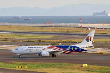 特殊詐欺関与の日本人29人、マレーシア航空「737MAX」で名古屋に移送