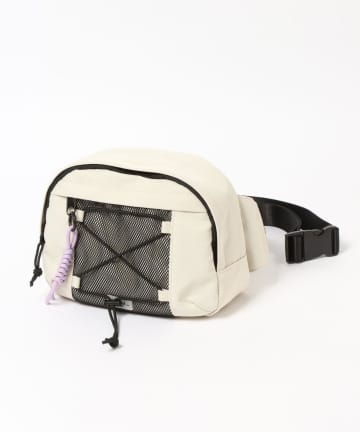 「白」で軽やかに【niko and ...】オールシーズン活躍！「万能カジュアルバッグ」