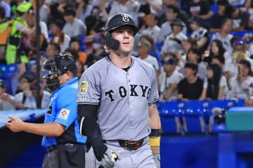 【巨人】前日に太ももでバットを真っ二つにへし折ったキャベッジが２７試合ぶりのベンチスタート