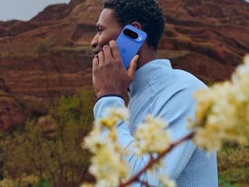 Google、最新スマートフォン「Pixel 10」シリーズを発表　AIを活用した機能としてアプリの提案や超解像度ズーム搭載