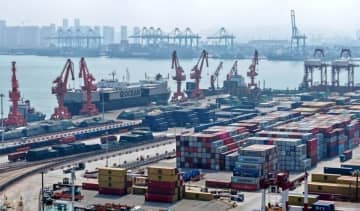 青島港の輸出入航路数が引き続き増加―中国