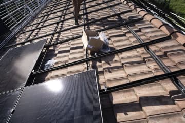 スイスの太陽光発電、ブーム終焉か