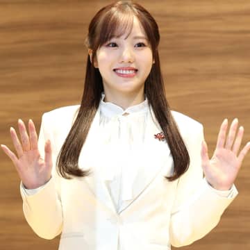 「めっちゃ綺麗！」「美美美すぎる」24歳誕生日を迎えた本田真凜の“大人な全身黒コーデ”にファン喝采！「なんだか雰囲気が違いますね」