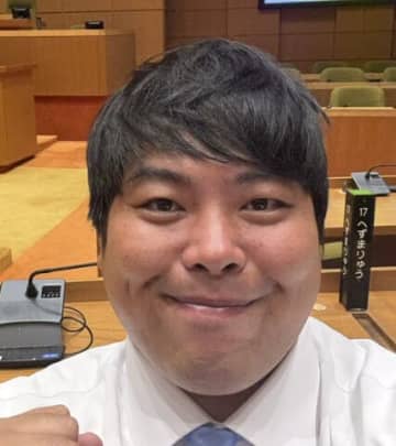 へずまりゅう、父との約束「悪名を美名に」。過去を背負う覚悟の通名使用に「良い顔してる」と応援の声殺到