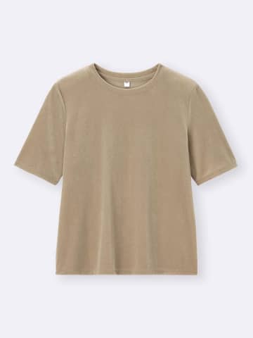【GU】秋服とも相性バッチリ！ 今から着られる「シアーベロアT」