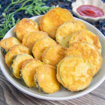 【ズッキーニ1本で大満足！！】「つまみ食いのつもりが全部食べた」お弁当にもおすすめ！ズッキーニの簡単おかずレシピ