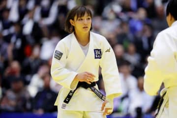 柔道金メダル角田夏実、「ヤバイくらい可愛い」私服ショット超キュート...異国の街角で　「ギャップ萌え」悶絶