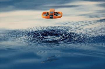 かっこいい動画が取れそう…マリンスポーツ向けドローン「HoverAir Aqua」登場、自動浮上し4K/100fpsでフォロー撮影