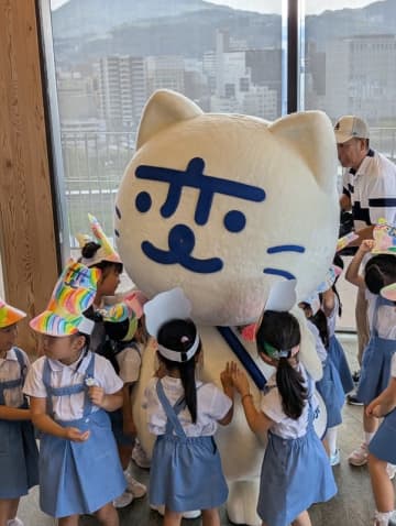 「長崎の変」（クリエイティブプロデューサー：福山雅治氏）のキャラクター「にゃーが」の着ぐるみが完成！