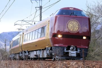 JR奈良線に臨時特急「いにしへ」が再び！今秋、「安寧」「悠久」編成で京都・奈良を結ぶ
