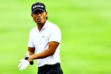小平智が単独首位で週末へ 石川遼は5打差24位に後退