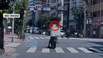 右折レーンを直進する車　「完全に信号無視」…赤信号で発進する“待ちきれない”バイクも　身勝手な運転を各地で目撃