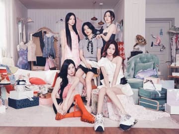 ITZY、JAPAN 2nd Album『Collector』10/8(水)リリースが決定！新アーティスト写真も公開！