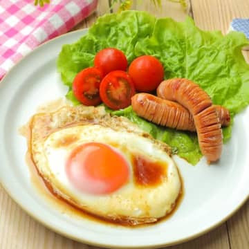 「この目玉焼き、何で味付けした？」「実は週3で食べてる」ご飯がすすんで困っちゃう！目玉焼きの簡単アレンジレシピ