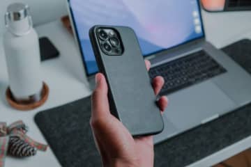 次期「iPhone 17」、噂の新ケースはストラップホール付き？