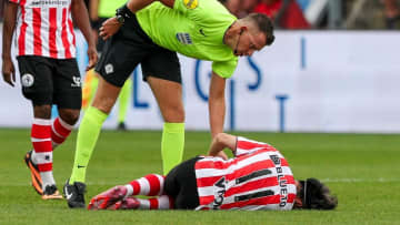 22歳三戸舜介、膝の怪我で数か月離脱か…「スパルタに悪い知らせ」と現地紙