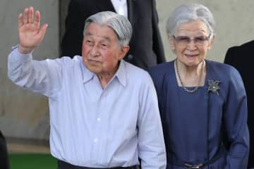 美智子さま　軽井沢ご静養でお持ちになっていたハンドバッグは「ご愛用の老舗ブランド」