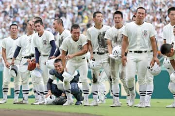 号泣の日大三、敗戦後の“礼儀”に絶賛の嵐　「昼から泣かせんなよ」「全方向に…最高すぎるよ！」