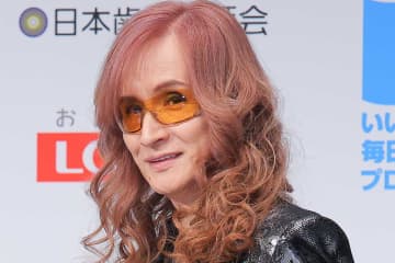 THE ALFEEが野球観戦　ユニ＆キャップ着用…「ホロ酔い気分」の桜井賢に注目「上機嫌ですね」