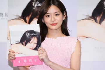 永瀬莉子、初写真集の“お気に入りカット”は「大人っぽい表情」