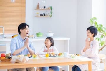 朝食は子どもと一緒に食べる？子どもだけで食べる？朝食の調査＆子どもが食べやすい朝食レシピ