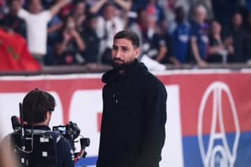 ドンナルンマがPSG本拠地でファンに別れ…同僚も感謝「人間味にあふれた素晴らしいGK」