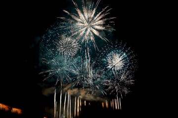 万博で一夜限りの「未来につなぐ希望の花火」打ち上げ、歓声あがる