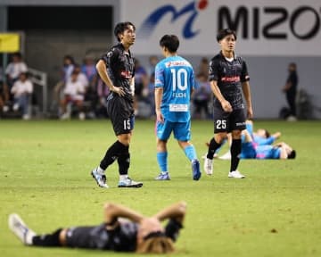 J２最新順位表に「大混戦だな」。２位から５位まで勝点３差。「水戸がここへきて足踏み」「仙台-千葉は大注目」の声